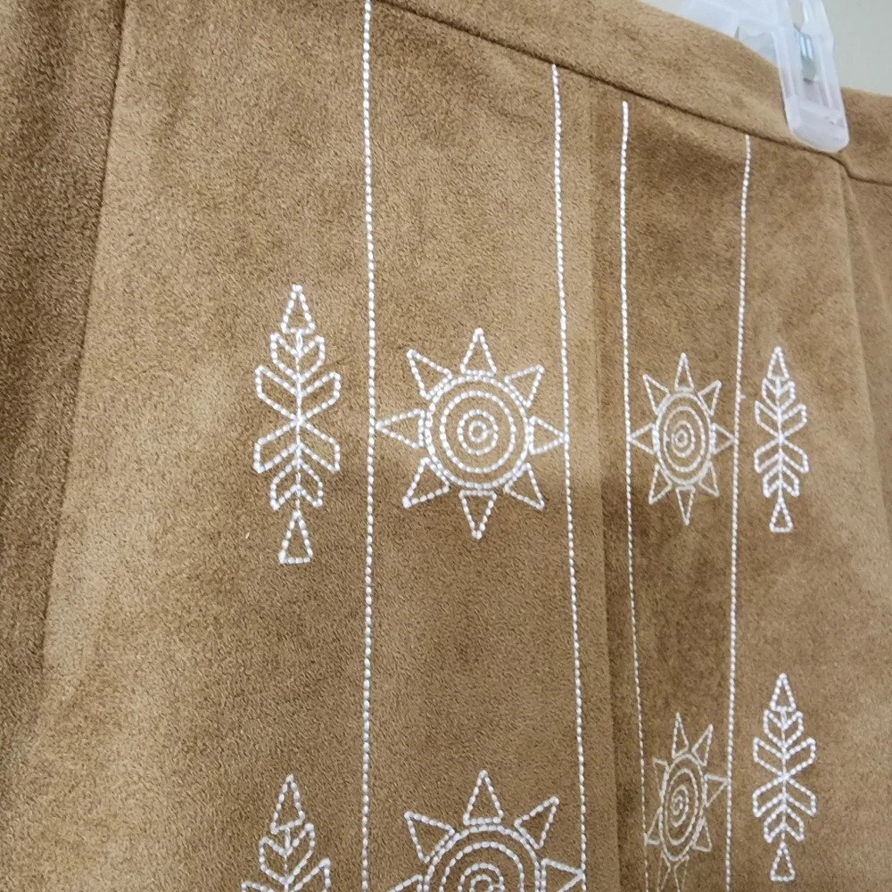 Lulus size M ornamental tan embroidered suede mini skirt - Picture 5 of 8